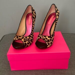 Betsey Johnson Leopard shoes, only worn twice.